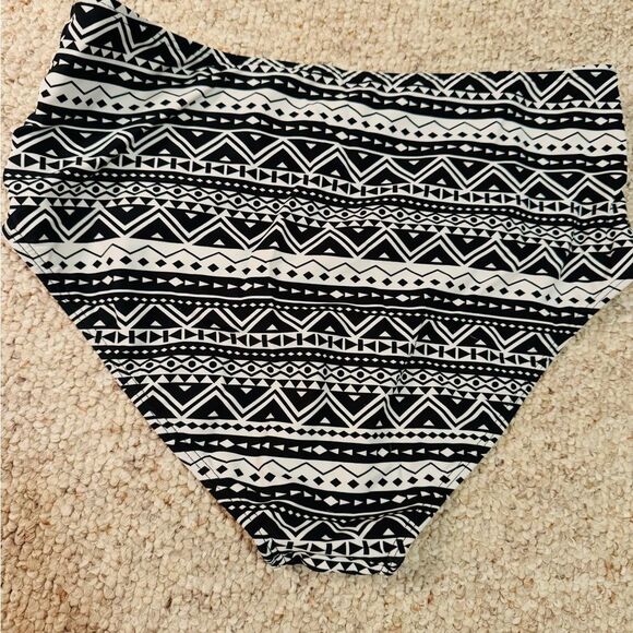 Ruebleu by Rue21 size Large bikini bottom - Picture 5 of 8